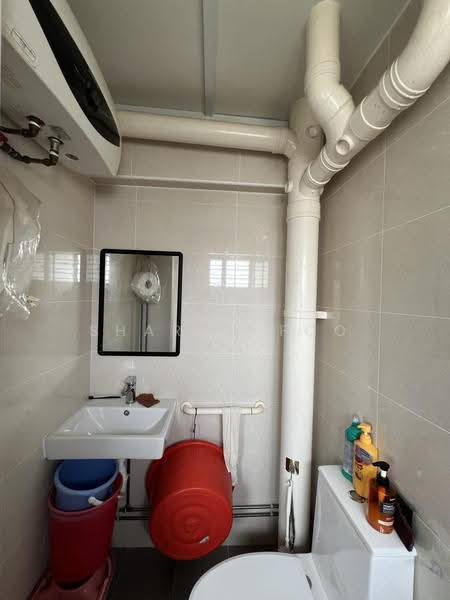 401 Serangoon Avenue 1, 401 Serangoon Avenue 1, Hougang / Punggol / Sengkang, 3 Bedrooms, 1,023 sqft, HDB Flat For Sale, by Sharon Foo, 500286147 - Kitchen Bathroom - PropertyGuru.com.sg