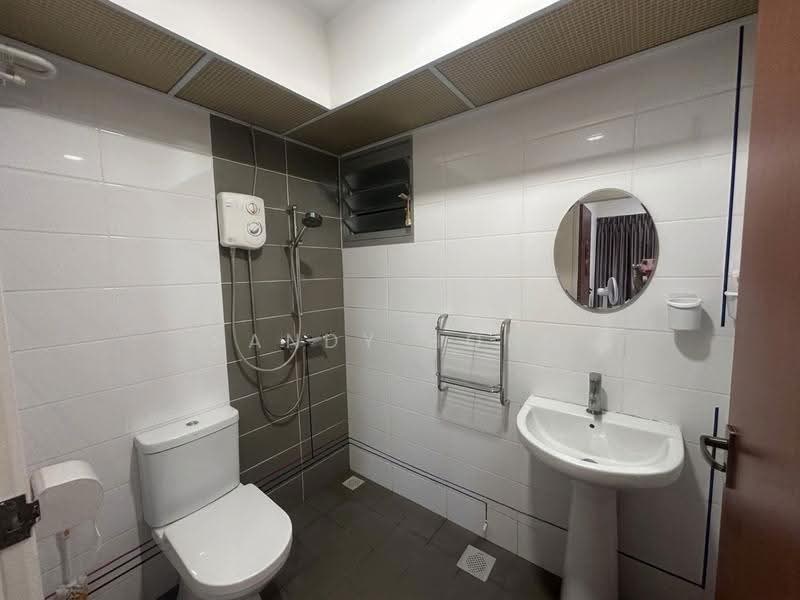 216B Boon Lay View, 216B Boon Lay Avenue, Boon Lay / Jurong / Tuas, 2 Bedrooms, 731 sqft, HDB Flat For Sale, by Sandy Hong, 500286171 - Bathroom - PropertyGuru.com.sg