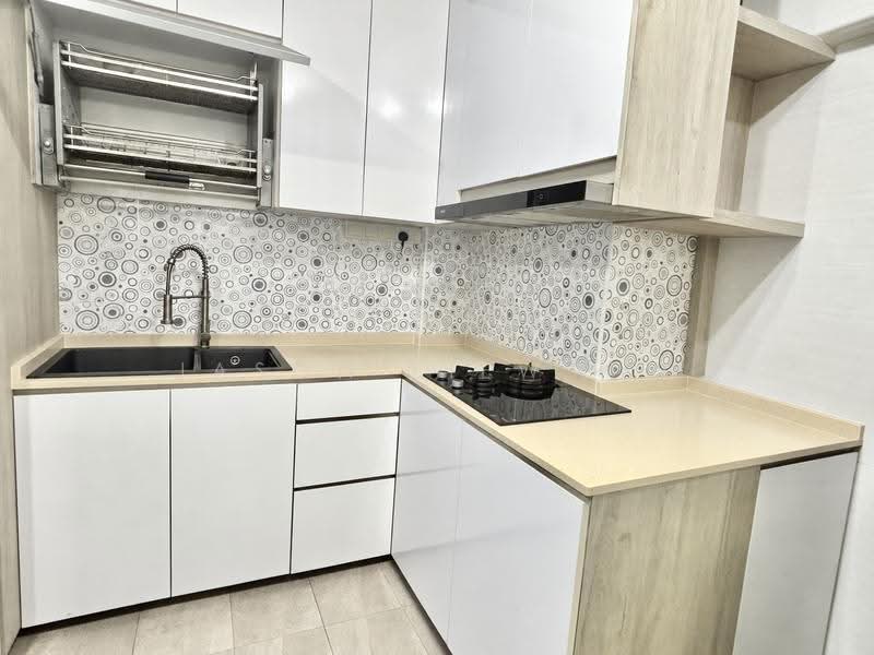666 Jalan Damai, 666 Jalan Damai, Eunos / Geylang / Paya Lebar, 3 Bedrooms, 1,119 sqft, HDB Flat For Sale, by Jason Liew 俊明, 500286172 - Kitchen - PropertyGuru.com.sg