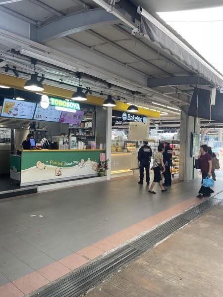 2 storey Corner lot hdb shophouse (next to coffee shop) for rent, 152 serangoon north avenue 1, Ang Mo Kio / Bishan / Thomson, 2,000 sqft, Shop / Shophouse For Rent, by Joseph Lim, 500286180 - CommercialGuru.com.sg