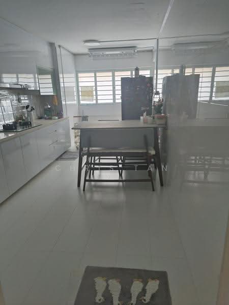 337 Hougang Avenue 7, 337 Hougang Avenue 7, Hougang / Punggol / Sengkang, 3 Bedrooms, 980 sqft, HDB Flat For Rent, by Chris Tan, 500286195 - Kitchen - PropertyGuru.com.sg