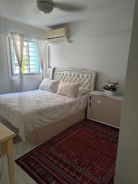 337 Hougang Avenue 7, 337 Hougang Avenue 7, Hougang / Punggol / Sengkang, 3 Bedrooms, 980 sqft, HDB Flat For Rent, by Chris Tan, 500286195 - Bedroom - PropertyGuru.com.sg