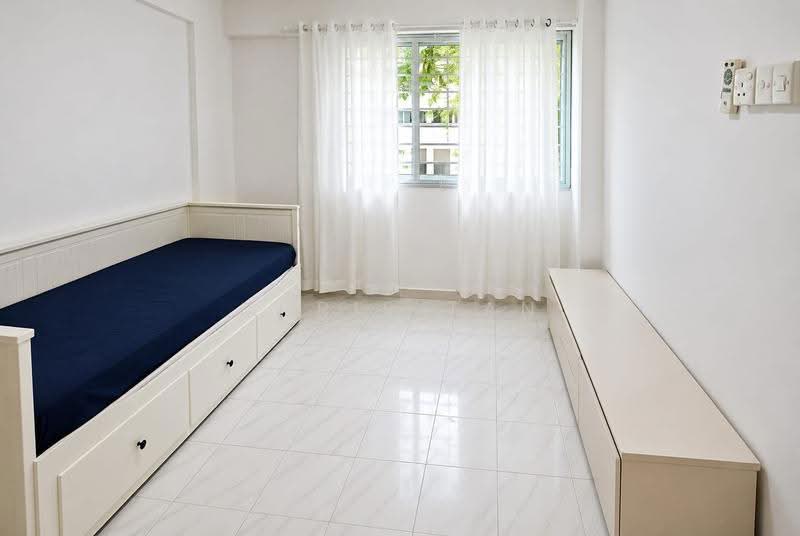 337 Hougang Avenue 7, 337 Hougang Avenue 7, Hougang / Punggol / Sengkang, 3 Bedrooms, 980 sqft, HDB Flat For Rent, by Chris Tan, 500286195 - Bedroom - PropertyGuru.com.sg