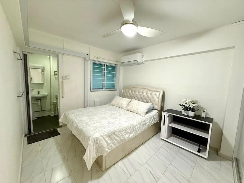 337 Hougang Avenue 7, 337 Hougang Avenue 7, Hougang / Punggol / Sengkang, 3 Bedrooms, 980 sqft, HDB Flat For Rent, by Chris Tan, 500286195 - Bedroom - PropertyGuru.com.sg