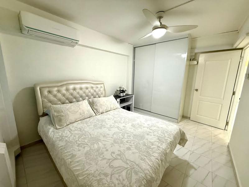 337 Hougang Avenue 7, 337 Hougang Avenue 7, Hougang / Punggol / Sengkang, 3 Bedrooms, 980 sqft, HDB Flat For Rent, by Chris Tan, 500286195 - Bedroom - PropertyGuru.com.sg