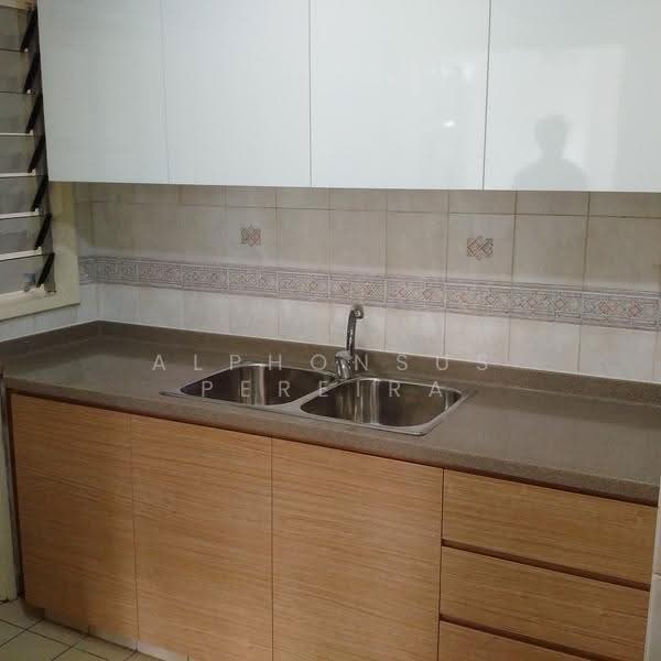 Sherwood Condo, 169 Jalan Jurong Kechil, Clementi Park / Upper Bukit Timah, 2 Bedrooms, 926 sqft, Condominium For Sale, by Alphonsus Pereira, 500286197 - Kitchen - PropertyGuru.com.sg