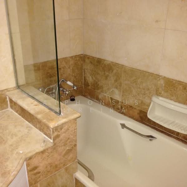 Sherwood Condo, 169 Jalan Jurong Kechil, Clementi Park / Upper Bukit Timah, 2 Bedrooms, 926 sqft, Condominium For Sale, by Alphonsus Pereira, 500286197 - Bathroom - PropertyGuru.com.sg
