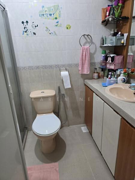 204B Compassvale Drive, 204B Compassvale Drive, Hougang / Punggol / Sengkang, 3 Bedrooms, 1,184 sqft, HDB Flat For Sale, by Karen Neo, 500286199 - Bathroom - PropertyGuru.com.sg
