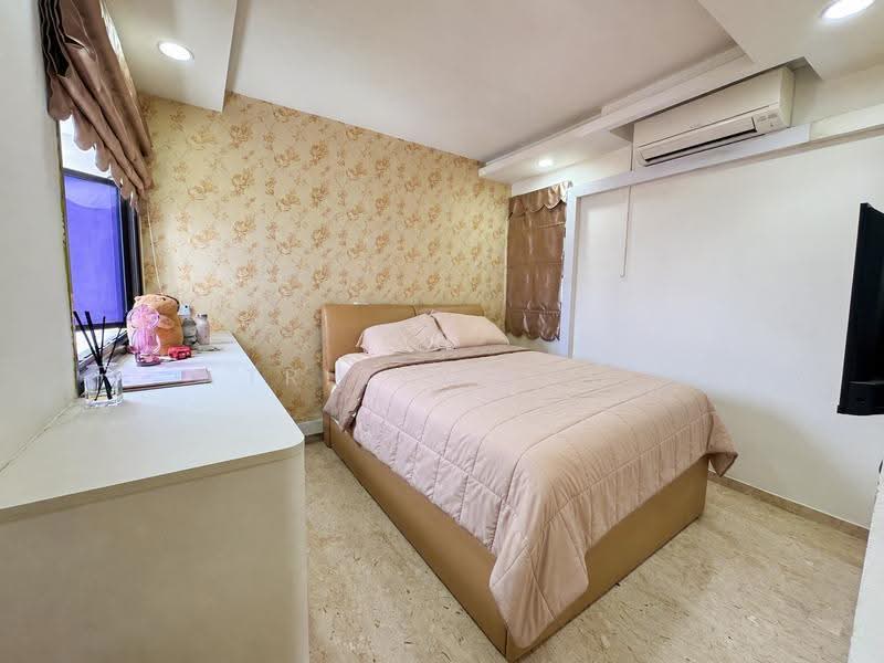 145 Rivervale Drive, 145 Rivervale Drive, Hougang / Punggol / Sengkang, 3 Bedrooms, 1,313 sqft, HDB Flat For Sale, by Tricia Low, 500286205 - Master Bedroom - PropertyGuru.com.sg