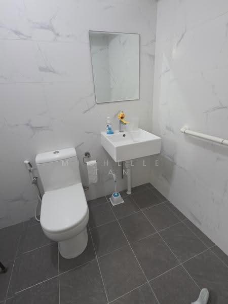 692A Choa Chu Kang Crescent, 692A Choa Chu Kang Crescent, Dairy Farm / Bukit Panjang / Choa Chu Kang, 3 Bedrooms, 968 sqft, HDB Flat For Sale, by Michelle Tan, 500286224 - Bathroom - PropertyGuru.com.sg