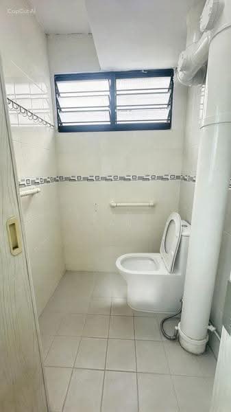 533 Bedok North Street 3, 533 Bedok North Street 3, Bedok / Upper East Coast, 3 Bedrooms, 990 sqft, HDB Flat For Sale, by Janet Tan, 500286229 - Bathroom - PropertyGuru.com.sg