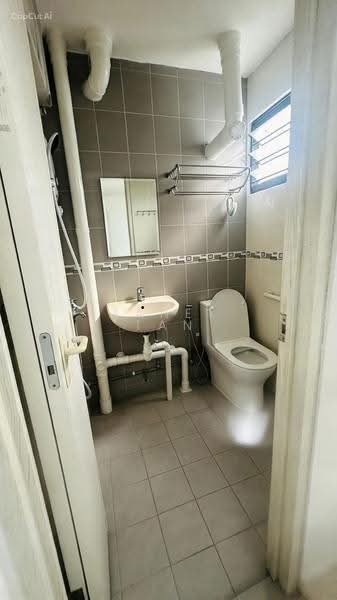 533 Bedok North Street 3, 533 Bedok North Street 3, Bedok / Upper East Coast, 3 Bedrooms, 990 sqft, HDB Flat For Sale, by Janet Tan, 500286229 - Bathroom - PropertyGuru.com.sg