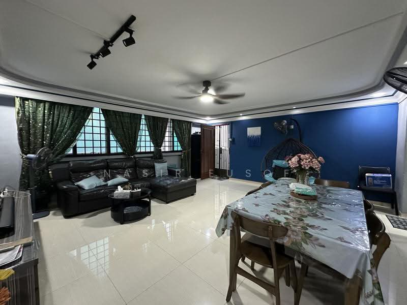 334 Woodlands Street 32, 334 Woodlands Street 32, Admiralty / Woodlands, 3 Bedrooms, 1,117 sqft, HDB Flat For Rent, by Nasir Eusof, 500286237 - Living Room - PropertyGuru.com.sg