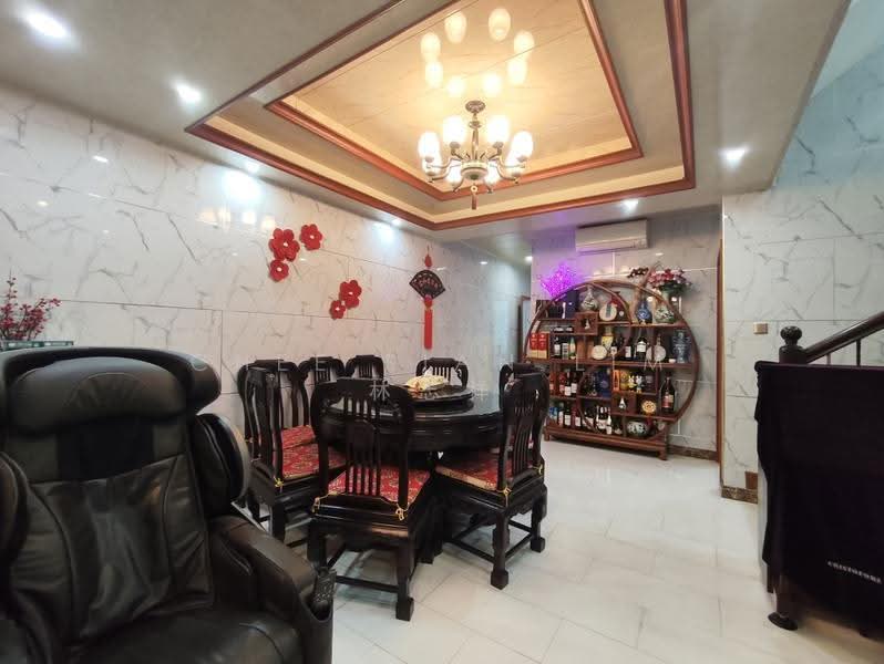 Woodgrove Estate, 8 Ashwood Grove, Admiralty / Woodlands, 6 Bedrooms, 3,000 sqft, Terraced House For Sale, by Chee Sian Lim 林志祥, 500286262 - Dining Room - PropertyGuru.com.sg