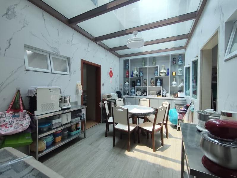 Woodgrove Estate, 8 Ashwood Grove, Admiralty / Woodlands, 6 Bedrooms, 3,000 sqft, Terraced House For Sale, by Chee Sian Lim 林志祥, 500286262 - Dining Room - PropertyGuru.com.sg