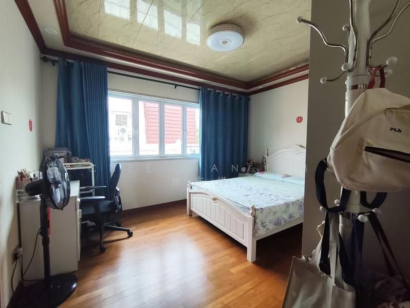 Woodgrove Estate, 8 Ashwood Grove, Admiralty / Woodlands, 6 Bedrooms, 3,000 sqft, Terraced House For Sale, by Chee Sian Lim 林志祥, 500286262 - Bedroom - PropertyGuru.com.sg