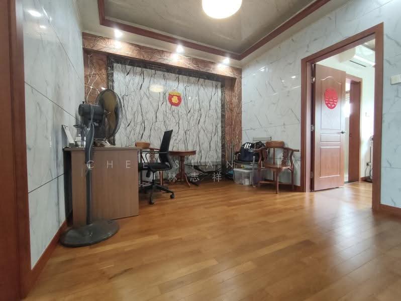 Woodgrove Estate, 8 Ashwood Grove, Admiralty / Woodlands, 6 Bedrooms, 3,000 sqft, Terraced House For Sale, by Chee Sian Lim 林志祥, 500286262 - Study - PropertyGuru.com.sg