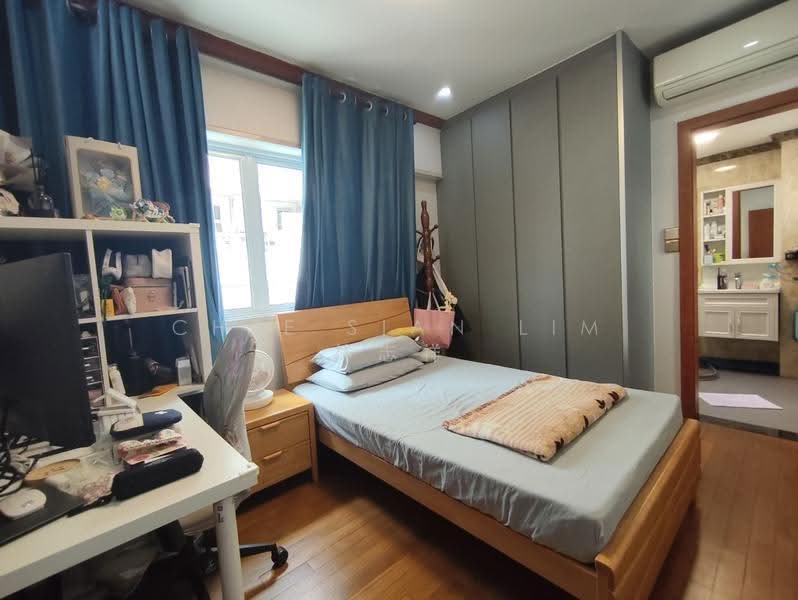 Woodgrove Estate, 8 Ashwood Grove, Admiralty / Woodlands, 6 Bedrooms, 3,000 sqft, Terraced House For Sale, by Chee Sian Lim 林志祥, 500286262 - Bedroom - PropertyGuru.com.sg