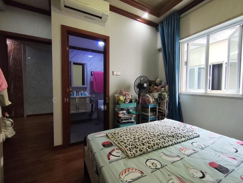 Woodgrove Estate, 8 Ashwood Grove, Admiralty / Woodlands, 6 Bedrooms, 3,000 sqft, Terraced House For Sale, by Chee Sian Lim 林志祥, 500286262 - Bedroom - PropertyGuru.com.sg