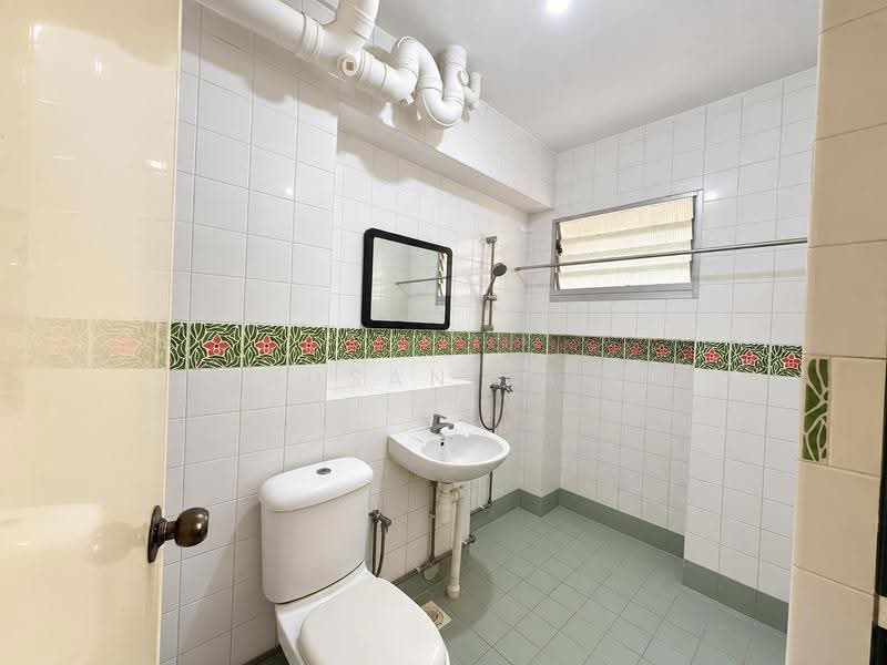 224 Pasir Ris Street 21, 224 Pasir Ris Street 21, Pasir Ris / Tampines, 4 Bedrooms, 1,604 sqft, HDB Flat For Sale, by Susan Lai, 500286273 - Bathroom - PropertyGuru.com.sg
