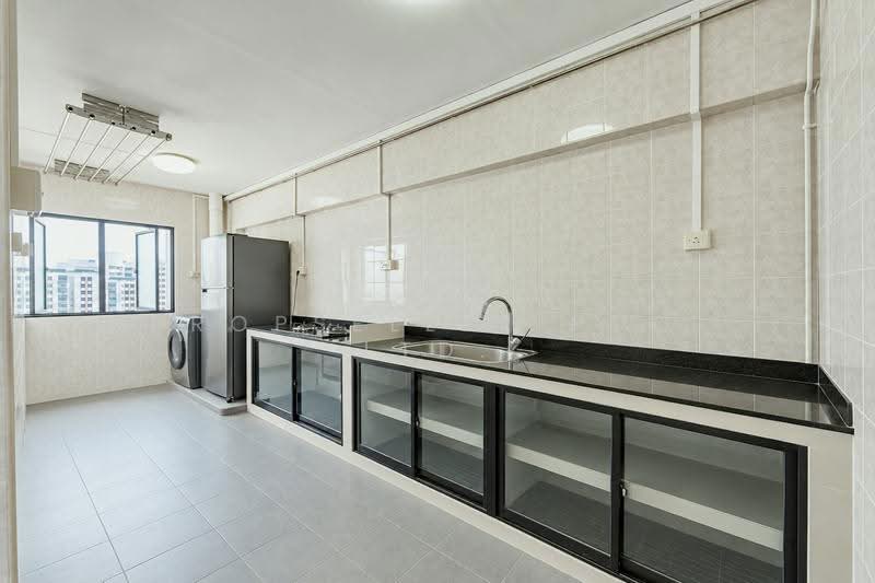 470 Sembawang Drive, 470 Sembawang Drive, Sembawang / Yishun, 3 Bedrooms, 980 sqft, HDB Flat For Sale, by Warren Chan, 500286288 - Kitchen - PropertyGuru.com.sg