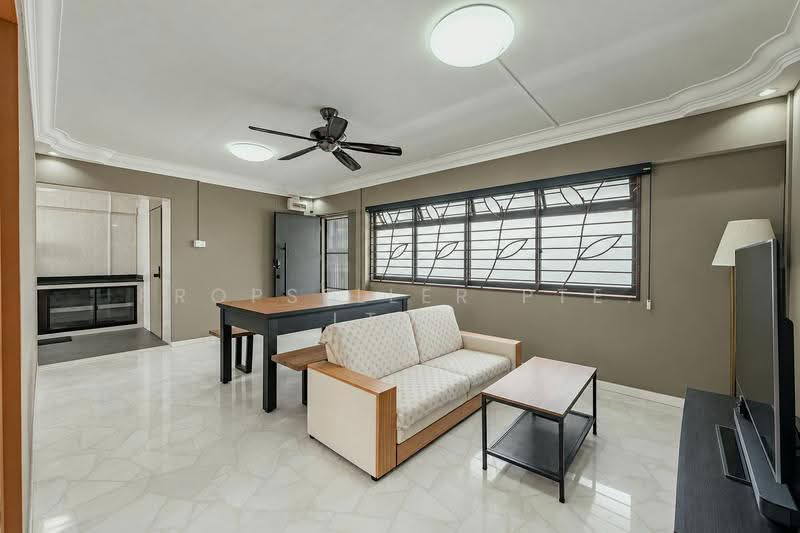 470 Sembawang Drive, 470 Sembawang Drive, Sembawang / Yishun, 3 Bedrooms, 980 sqft, HDB Flat For Sale, by Warren Chan, 500286288 - Living Room - PropertyGuru.com.sg