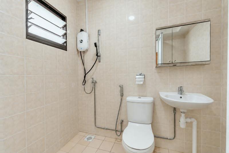 470 Sembawang Drive, 470 Sembawang Drive, Sembawang / Yishun, 3 Bedrooms, 980 sqft, HDB Flat For Sale, by Warren Chan, 500286288 - Bathroom - PropertyGuru.com.sg