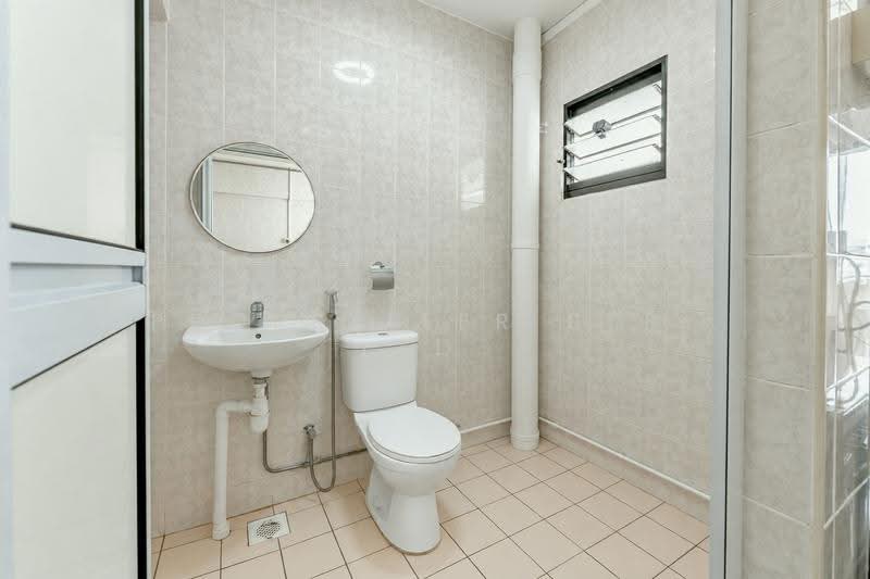 470 Sembawang Drive, 470 Sembawang Drive, Sembawang / Yishun, 3 Bedrooms, 980 sqft, HDB Flat For Sale, by Warren Chan, 500286288 - Bathroom - PropertyGuru.com.sg