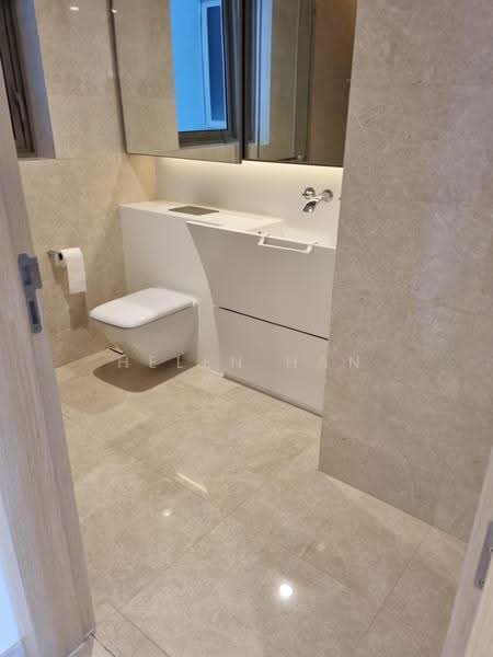 Cairnhill Nine, 15 Cairnhill Road, Orchard / River Valley, 3 Bedrooms, 1,056 sqft, Condominium For Rent, by Helen Han, 500286319 - Bathroom - PropertyGuru.com.sg