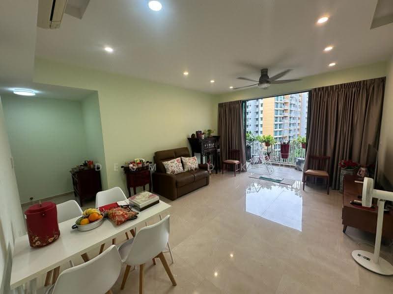 The Glades, 12 Bedok Rise, Bedok / Upper East Coast, 3 Bedrooms, 1,066 sqft, Condominium For Sale, by Desmond Koh, 500286330 - Living Room - PropertyGuru.com.sg