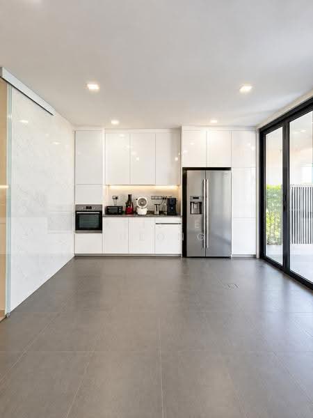 Chuan Terrace, Chuan Terrace, Hougang / Punggol / Sengkang, 4 Bedrooms, 3,000 sqft, Terraced House For Rent, by Kriste Cheong, 500286331 - Kitchen - PropertyGuru.com.sg
