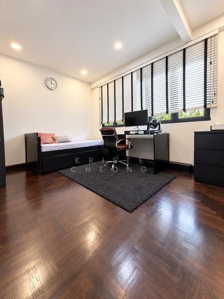 Chuan Terrace, Chuan Terrace, Hougang / Punggol / Sengkang, 4 Bedrooms, 3,000 sqft, Terraced House For Rent, by Kriste Cheong, 500286331 - Study - PropertyGuru.com.sg