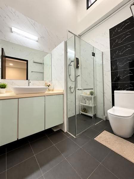 Chuan Terrace, Chuan Terrace, Hougang / Punggol / Sengkang, 4 Bedrooms, 3,000 sqft, Terraced House For Rent, by Kriste Cheong, 500286331 - Bathroom - PropertyGuru.com.sg