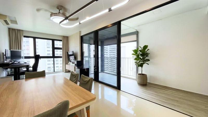 Lush Acres, Sengkang West Way/Fernvale, Seletar / Yio Chu Kang, 3 Bedrooms, 1,055 sqft, Executive Condominium For Sale, by Charles Zhuang, 500286333 - Living Room - PropertyGuru.com.sg