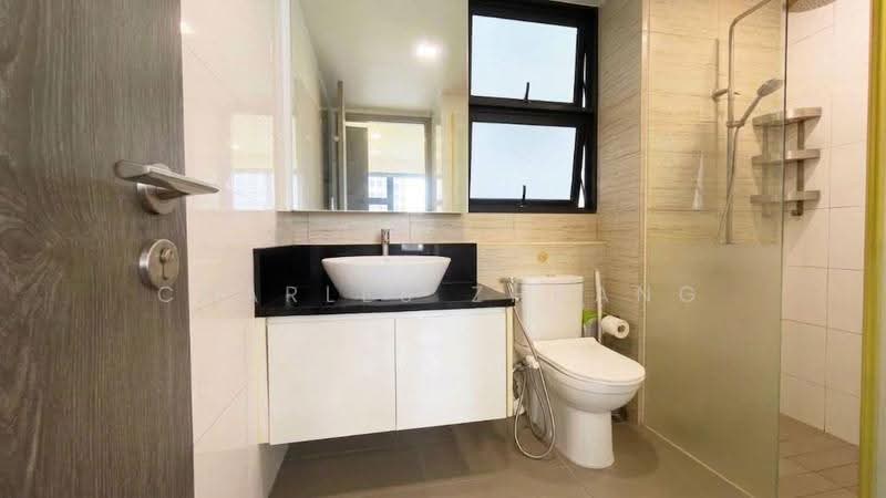 Lush Acres, Sengkang West Way/Fernvale, Seletar / Yio Chu Kang, 3 Bedrooms, 1,055 sqft, Executive Condominium For Sale, by Charles Zhuang, 500286333 - Bathroom - PropertyGuru.com.sg