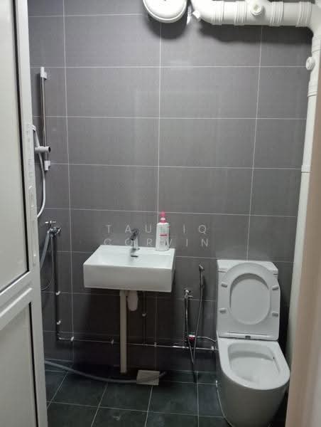 244 Simei Street 5, 244 Simei Street 5, Pasir Ris / Tampines, Room Rental, 100 sqft, HDB Flat For Rent, by Taufiq Corvin, 500286337 - Bathroom - PropertyGuru.com.sg