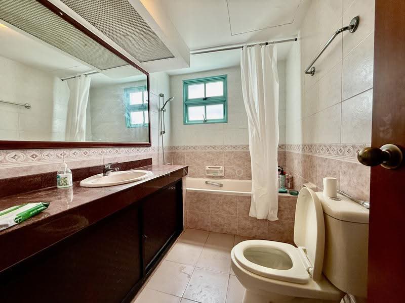 Condo in Mariam Way, near Flora Drive, Flora Road, Mariam Way. Flora Drive. Flora Road. Upper Changi Road, Changi Airport / Changi Village, 2 Bedrooms, 1,011 sqft, Condominium For Rent, by Alan Koh, 500286351 - Bathroom - PropertyGuru.com.sg