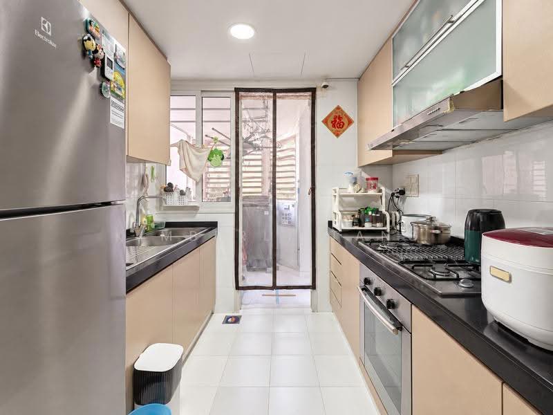 Savannah Condopark, 31 Simei Rise, Pasir Ris / Tampines, 2 Bedrooms, 1,023 sqft, Condominium For Sale, by Kimberly Tang, 500286358 - Kitchen - PropertyGuru.com.sg