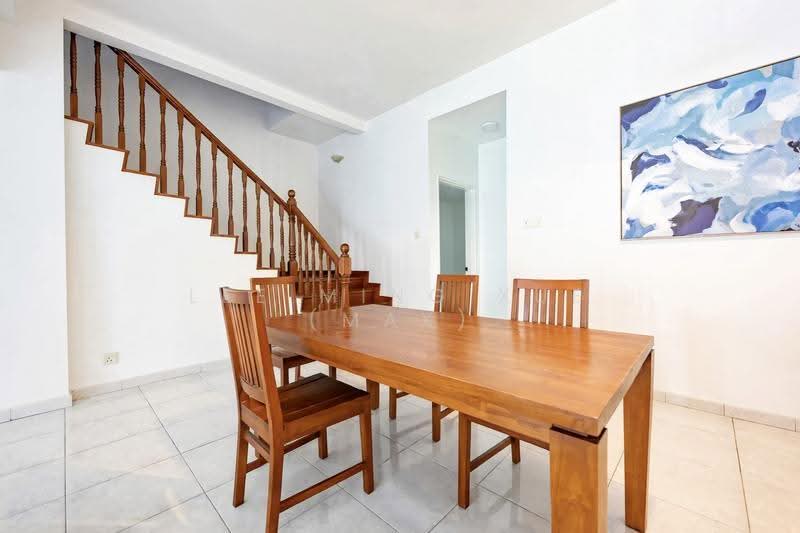 ★ GIANT ★ D14 Inter-Terrace Walk to Tanah Merah MRT For Rent, Tanah Merah Kechil Avenue, Upper Changi Road, Jalan Simpang Bedok, Eunos / Geylang / Paya Lebar, 4 Bedrooms, 2,180 sqft, Terraced House For Rent, by Lee Ming Xue (Max), 500286404 - Dining Room - PropertyGuru.com.sg