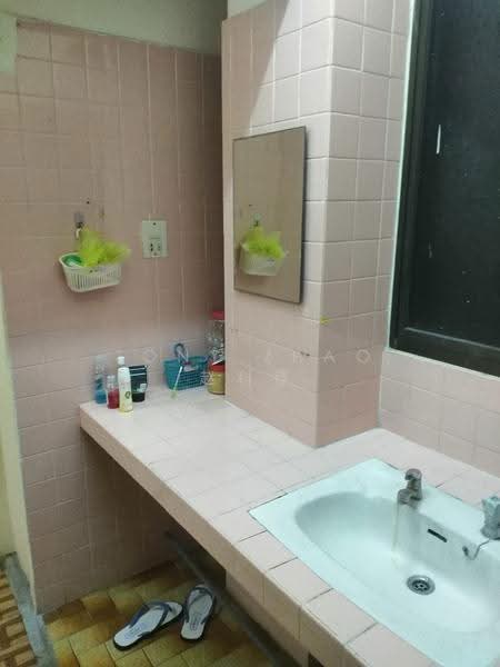 Lakeside Tower, 9G Yuan Ching Road, Boon Lay / Jurong / Tuas, Room Rental, 250 sqft, Apartment For Rent, by Tony Zhao 赵科彦, 500286416 - Bathroom - PropertyGuru.com.sg