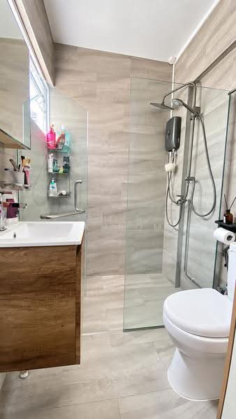 101 Bedok Reservoir Road, 101 Bedok Reservoir Road, Bedok / Upper East Coast, 3 Bedrooms, 1,323 sqft, HDB Flat For Sale, by Amir Bahrom, 500286419 - Bathroom - PropertyGuru.com.sg