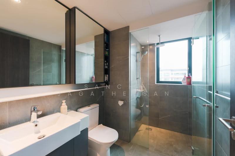 Riverfront Residences, 41 Hougang Avenue 7, Hougang / Punggol / Sengkang, 2 Bedrooms, 603 sqft, Condominium For Sale, by Sanche Jagatheesan, 500286454 - Bathroom - PropertyGuru.com.sg