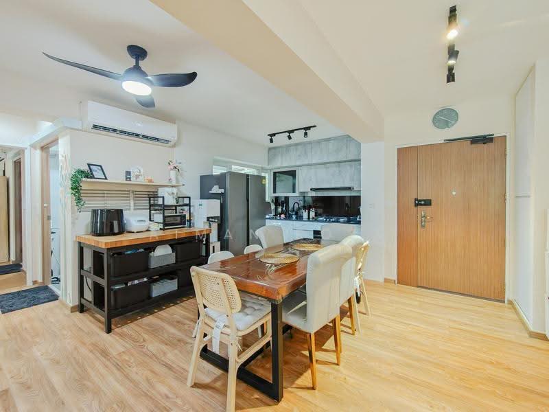 620B Tampines Street 61, 620B Tampines Street 61, Pasir Ris / Tampines, 3 Bedrooms, 1,001 sqft, HDB Flat For Sale, by Aiman Roza, 500286457 - Kitchen - PropertyGuru.com.sg