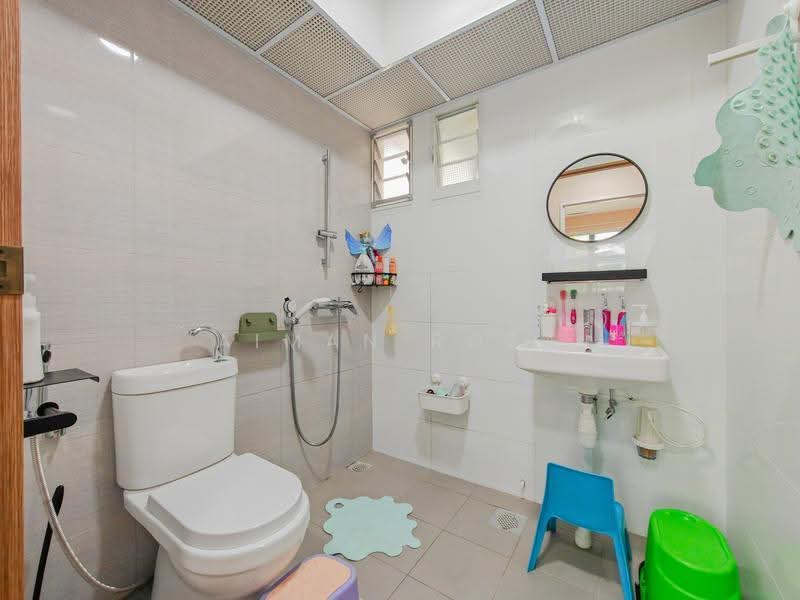 620B Tampines Street 61, 620B Tampines Street 61, Pasir Ris / Tampines, 3 Bedrooms, 1,001 sqft, HDB Flat For Sale, by Aiman Roza, 500286457 - Bathroom - PropertyGuru.com.sg