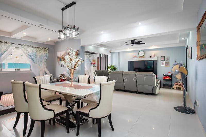 721 Jurong West Avenue 5, 721 Jurong West Avenue 5, Boon Lay / Jurong / Tuas, 3 Bedrooms, 1,302 sqft, HDB Flat For Sale, by Shafik Yusope, 500286458 - Living Room - PropertyGuru.com.sg