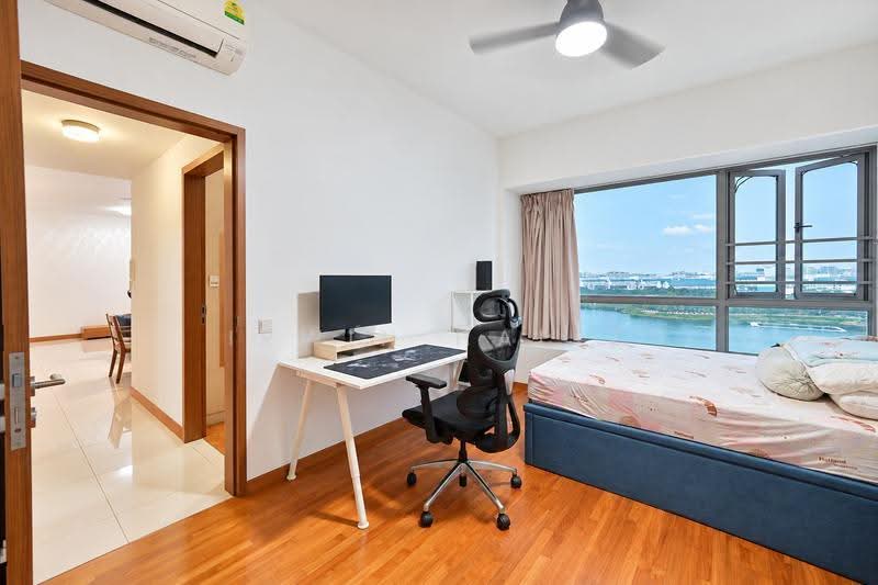 Waterfront Waves, 760 Bedok Reservoir Road, Bedok / Upper East Coast, 3 Bedrooms, 1,270 sqft, Condominium For Rent, by Irwin Hafiz, 500286464 - Master bedroom - PropertyGuru.com.sg