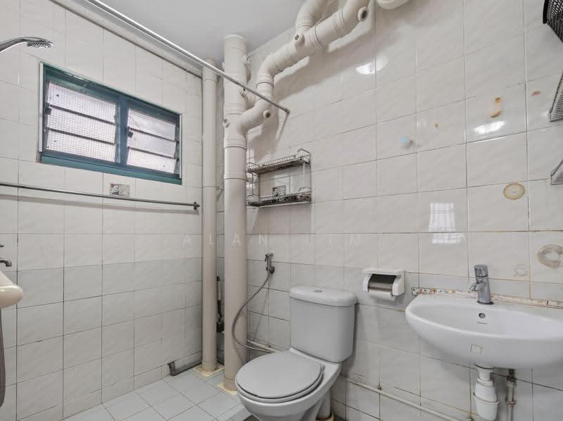 454 Choa Chu Kang Avenue 4, 454 Choa Chu Kang Avenue 4, Dairy Farm / Bukit Panjang / Choa Chu Kang, 4 Bedrooms, 1,528 sqft, HDB Flat For Sale, by Alan Lim, 500286465 - Bathroom - PropertyGuru.com.sg