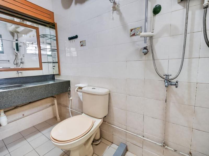 454 Choa Chu Kang Avenue 4, 454 Choa Chu Kang Avenue 4, Dairy Farm / Bukit Panjang / Choa Chu Kang, 4 Bedrooms, 1,528 sqft, HDB Flat For Sale, by Alan Lim, 500286465 - Bathroom - PropertyGuru.com.sg