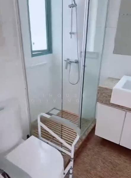 Amaranda Gardens, 116 Serangoon Avenue 3, Hougang / Punggol / Sengkang, Room Rental, 100 sqft, Condominium For Rent, by ling, 500286478 - Bathroom - PropertyGuru.com.sg