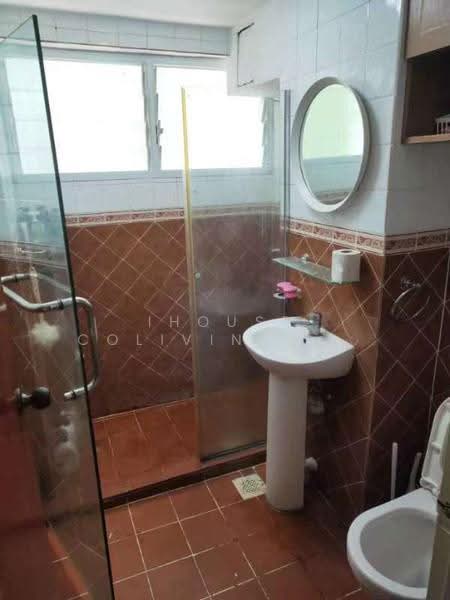 Pine Grove, 1A Pine Grove, Clementi Park / Upper Bukit Timah, Room Rental, 100 sqft, Condominium For Rent, by ling, 500286491 - Bathroom - PropertyGuru.com.sg
